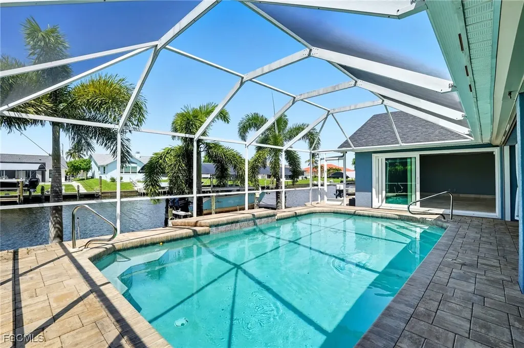 1062 SE 21st Avenue Cape Coral FL 33990