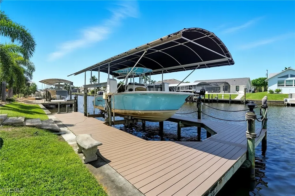 1062 SE 21st Avenue Cape Coral FL 33990