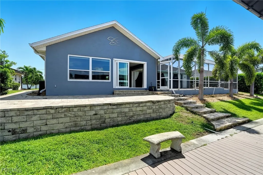 1062 SE 21st Avenue Cape Coral FL 33990