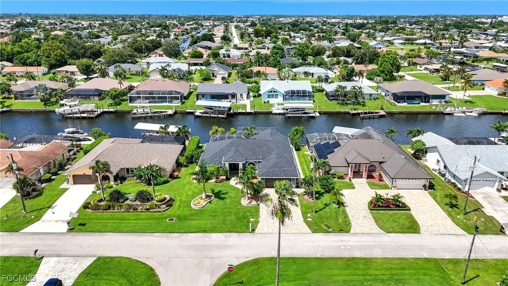 1062 SE 21st Avenue Cape Coral FL 33990
