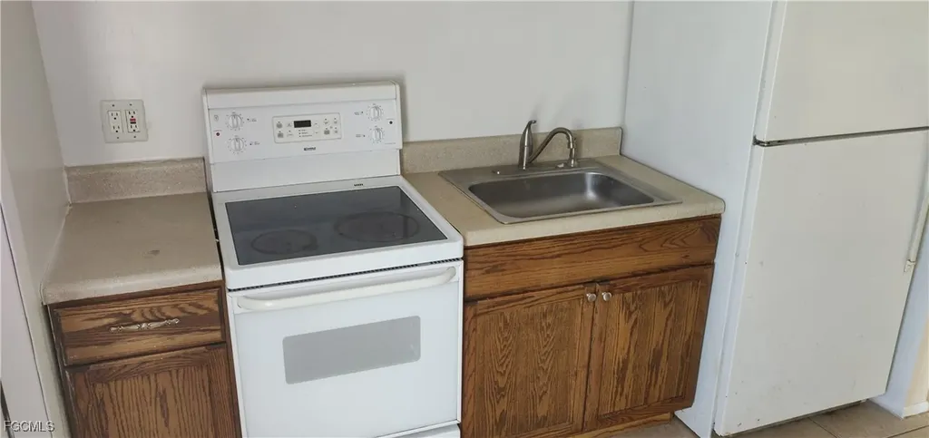 28 Temple Court Lehigh Acres FL 33936