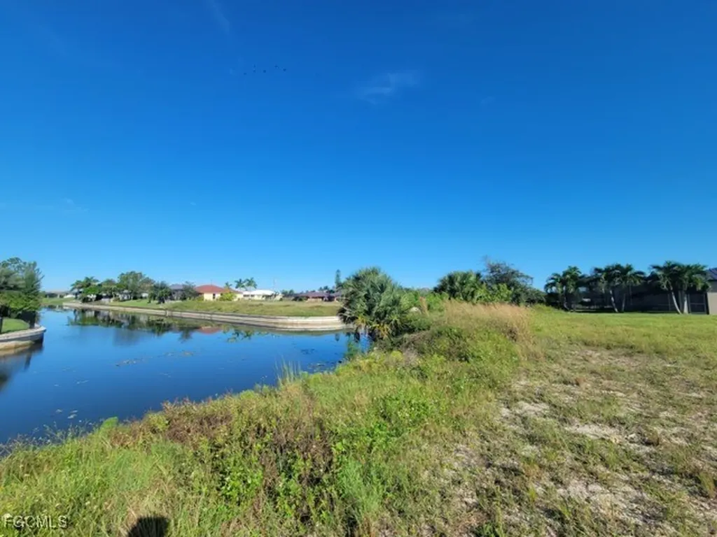2212 SW 4th Avenue Cape Coral FL 33991