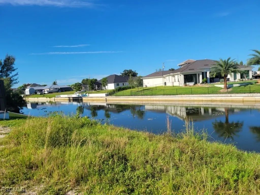 2212 SW 4th Avenue Cape Coral FL 33991