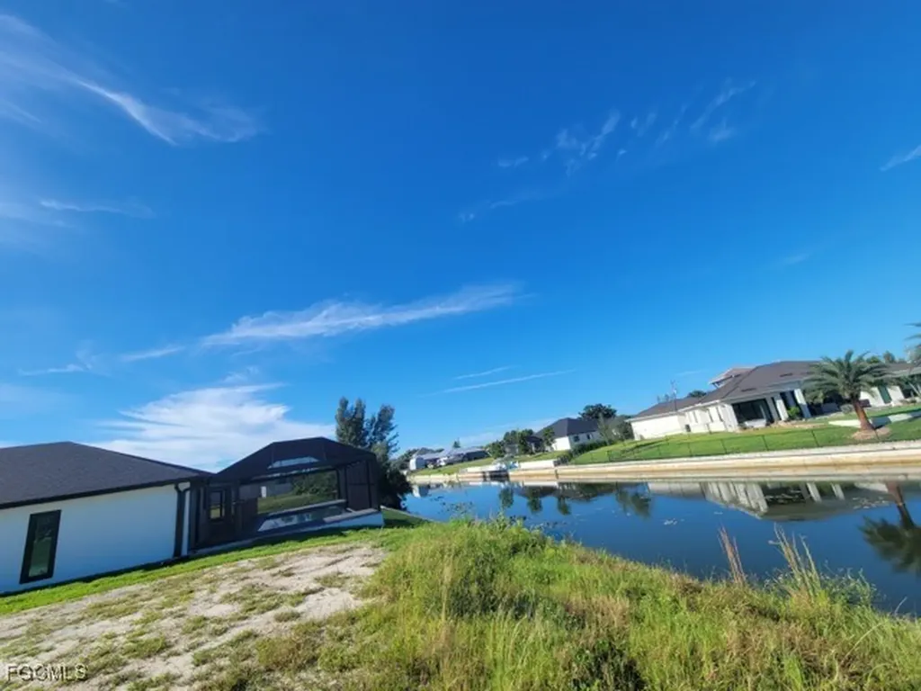 2212 SW 4th Avenue Cape Coral FL 33991