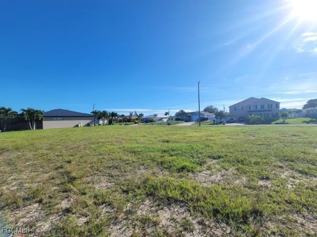 2212 SW 4th Avenue Cape Coral FL 33991
