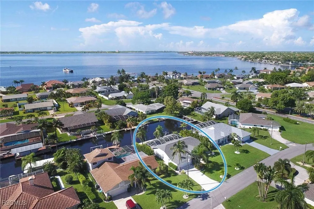 2308 SE 27th Street Cape Coral FL 33904