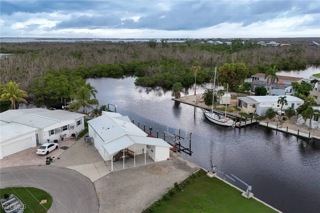 3952 Blueberry Lane St. James City FL 33956