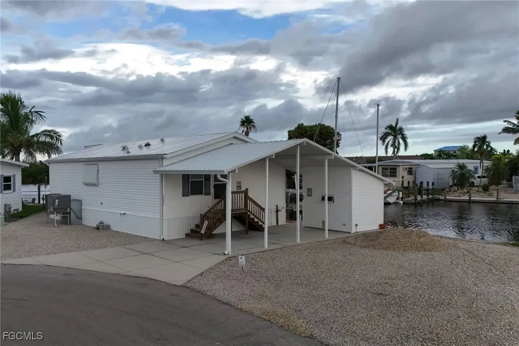 3952 Blueberry Lane St. James City FL 33956