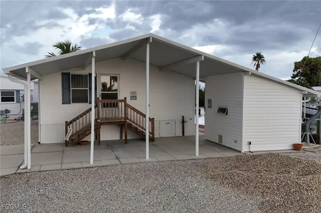 3952 Blueberry Lane St. James City FL 33956