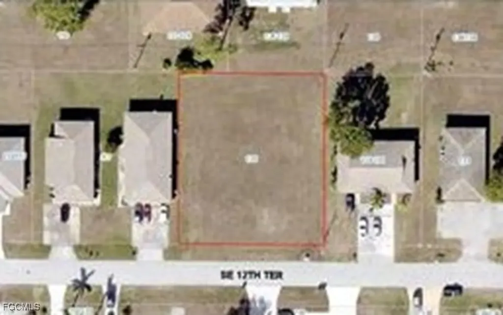 125 SE 12th Terrace Cape Coral FL 33990