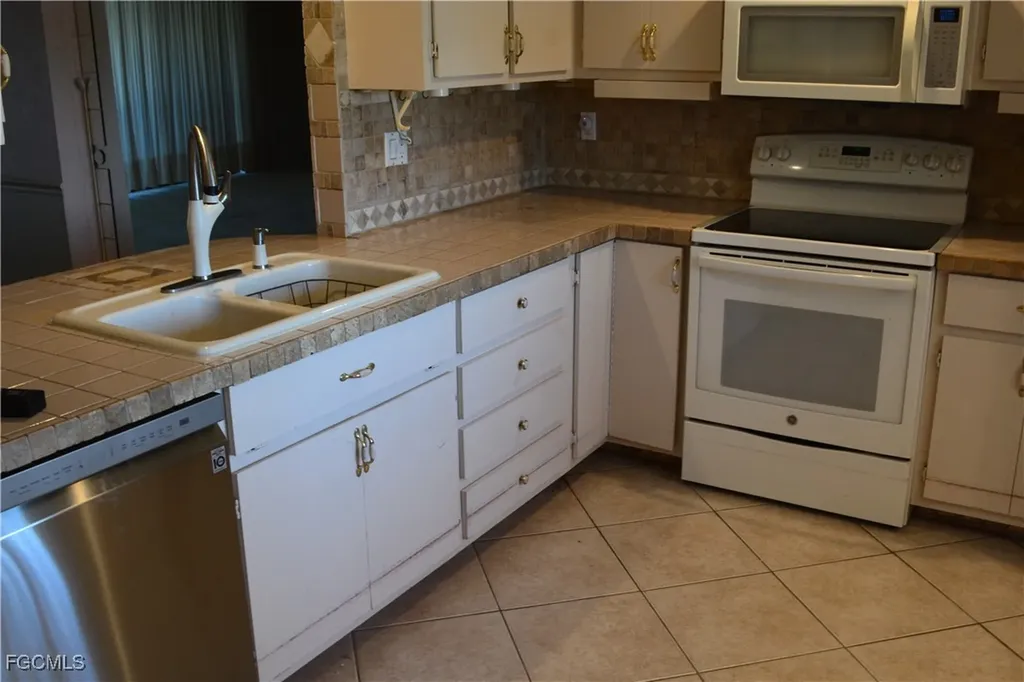 1003 SW 47th Terrace Cape Coral FL 33914
