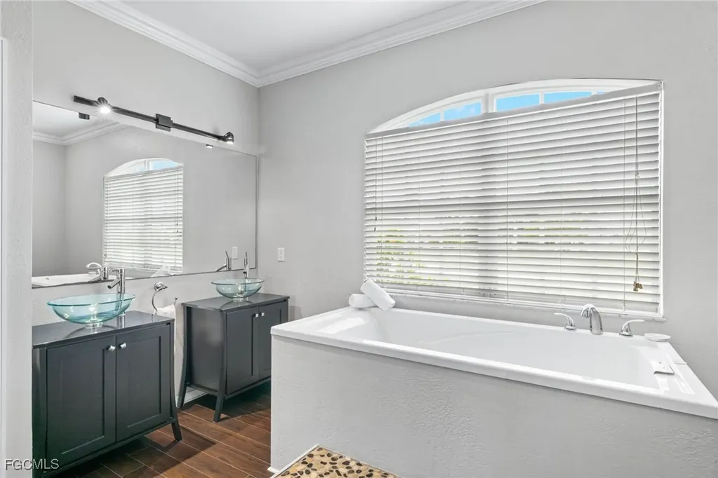 1049 NW 38th Place Cape Coral FL 33993