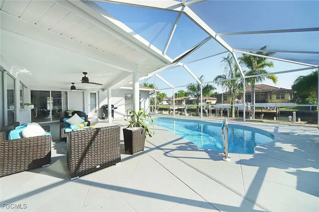 2633 SE 19th Place Cape Coral FL 33904
