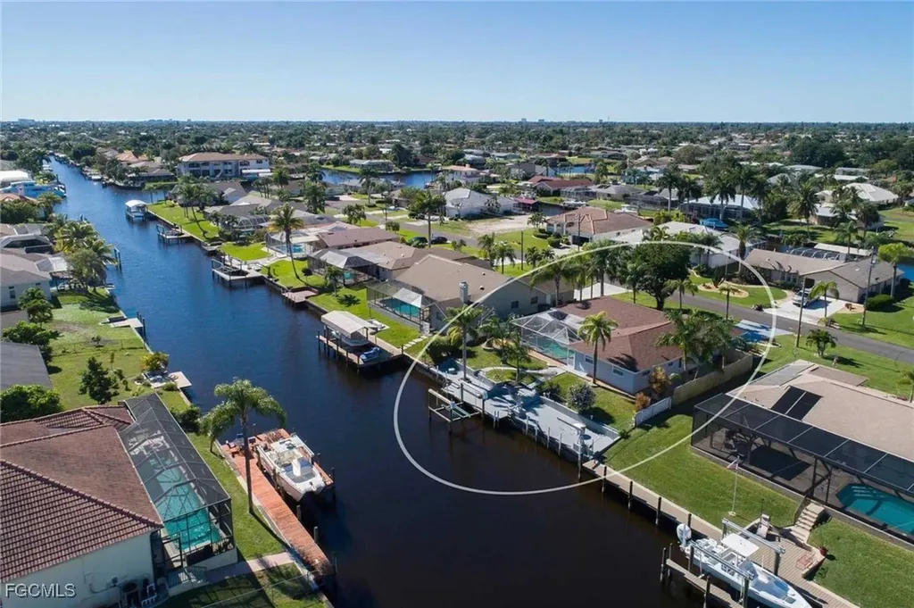 2633 SE 19th Place Cape Coral FL 33904