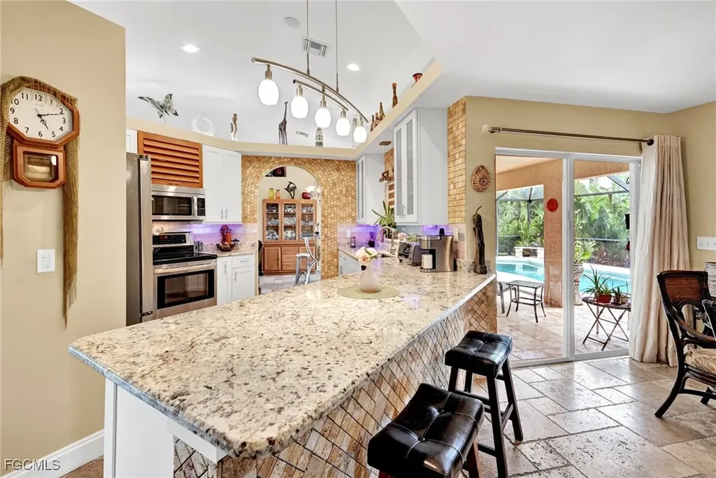 1712 Beach Parkway W Cape Coral FL 33914