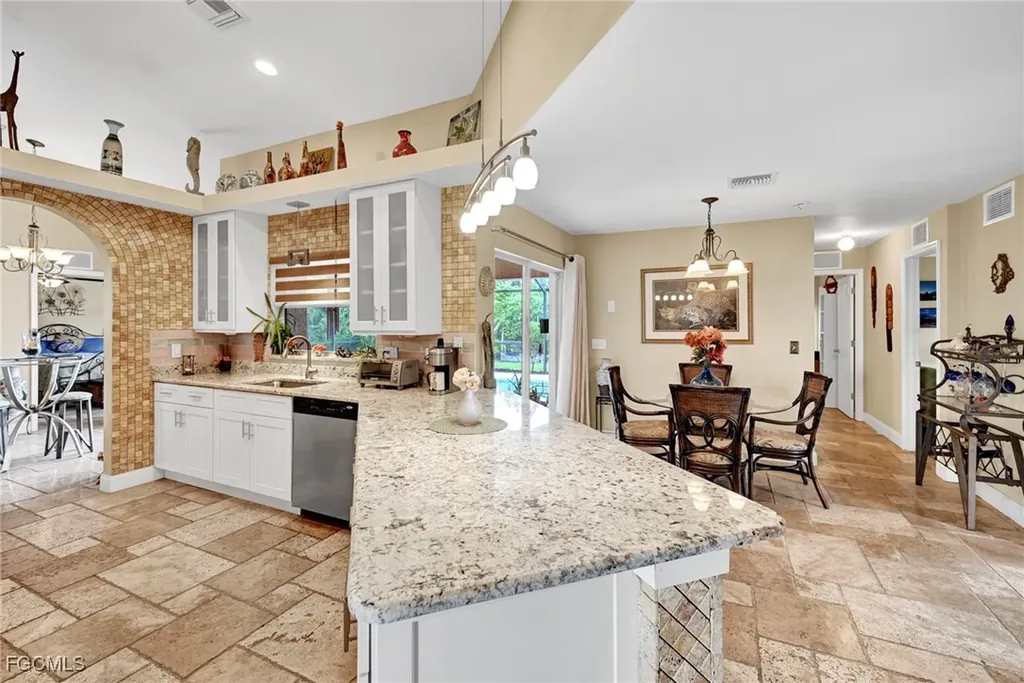 1712 Beach Parkway W Cape Coral FL 33914