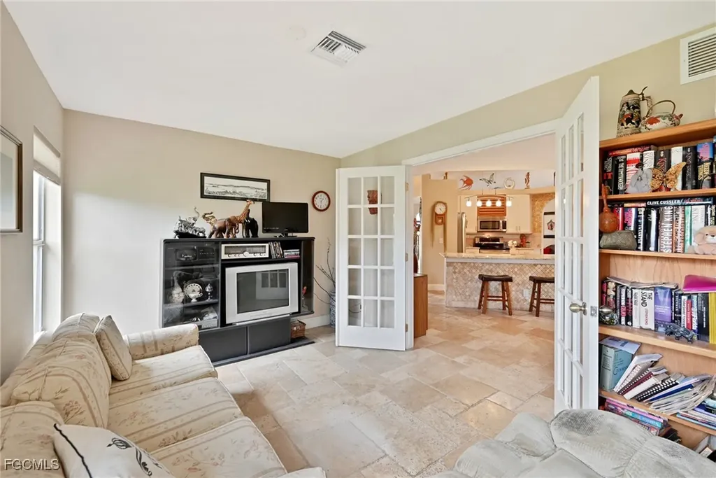 1712 Beach Parkway W Cape Coral FL 33914