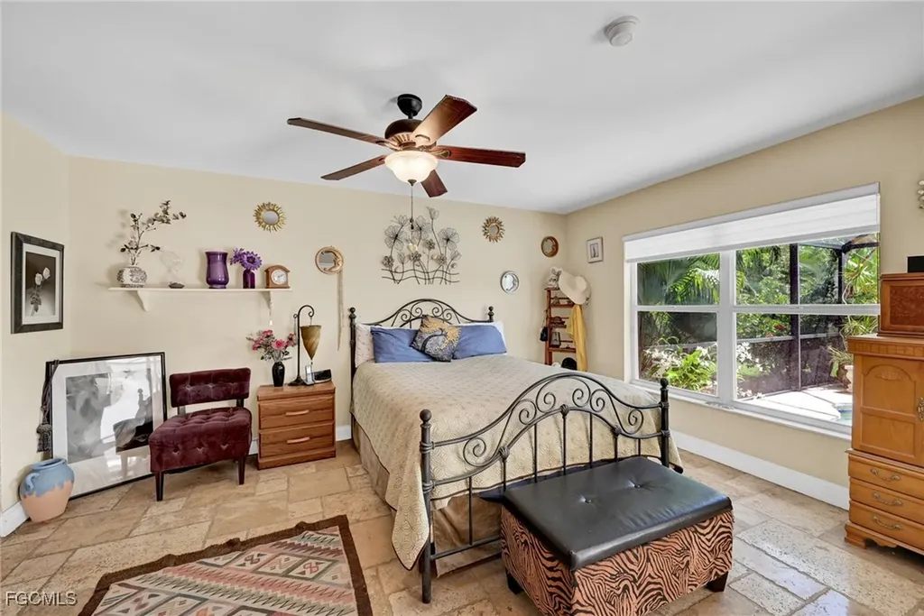 1712 Beach Parkway W Cape Coral FL 33914