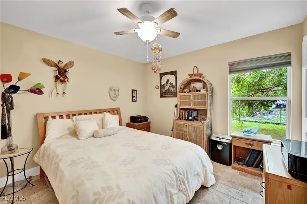 1712 Beach Parkway W Cape Coral FL 33914