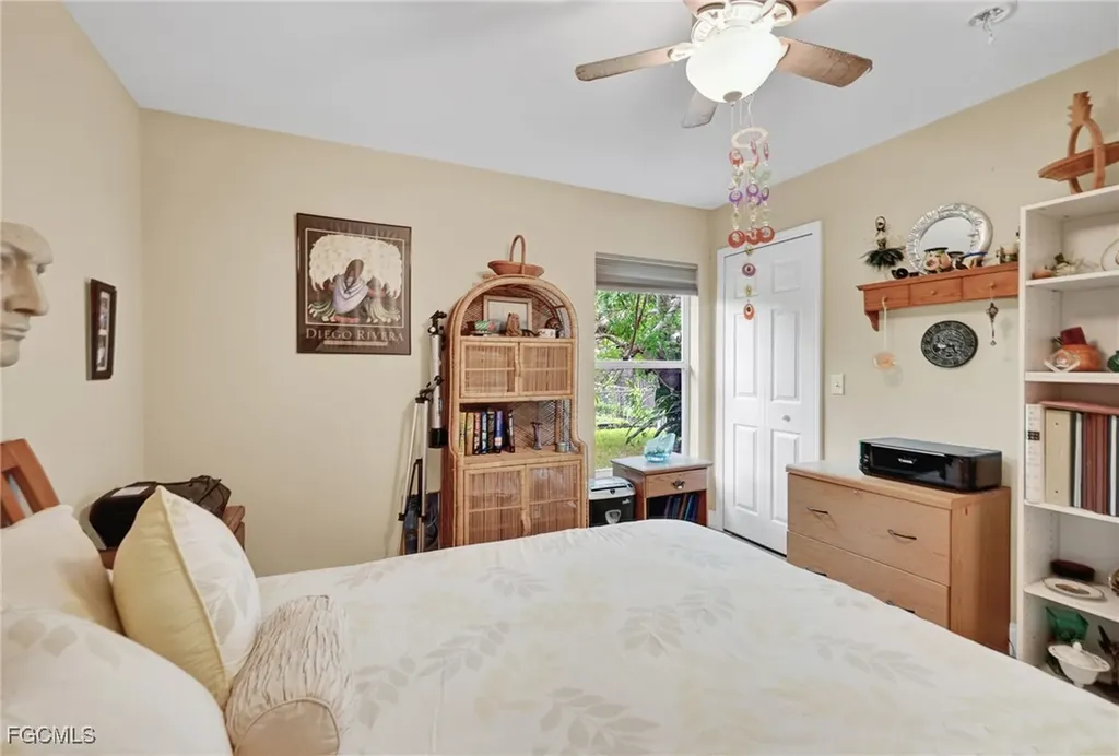 1712 Beach Parkway W Cape Coral FL 33914