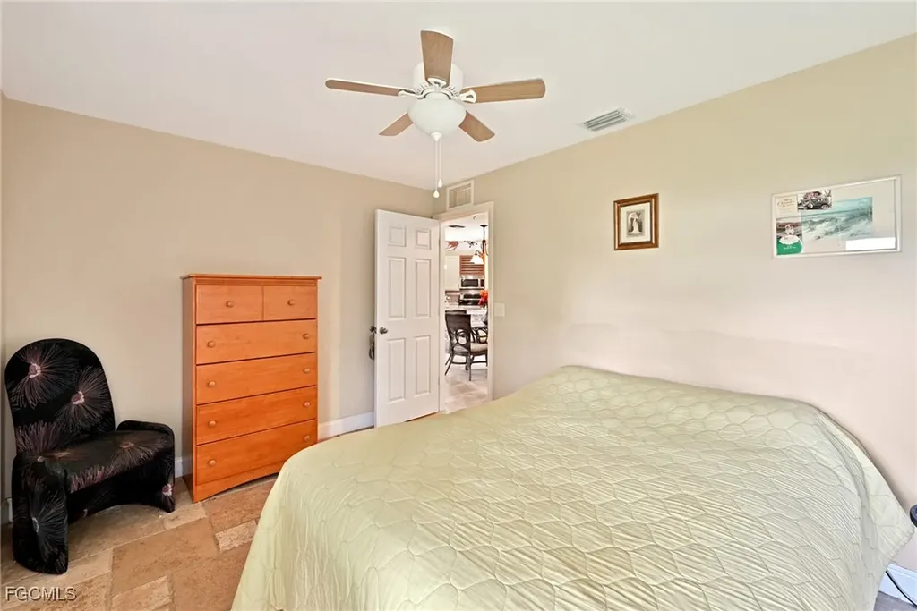 1712 Beach Parkway W Cape Coral FL 33914