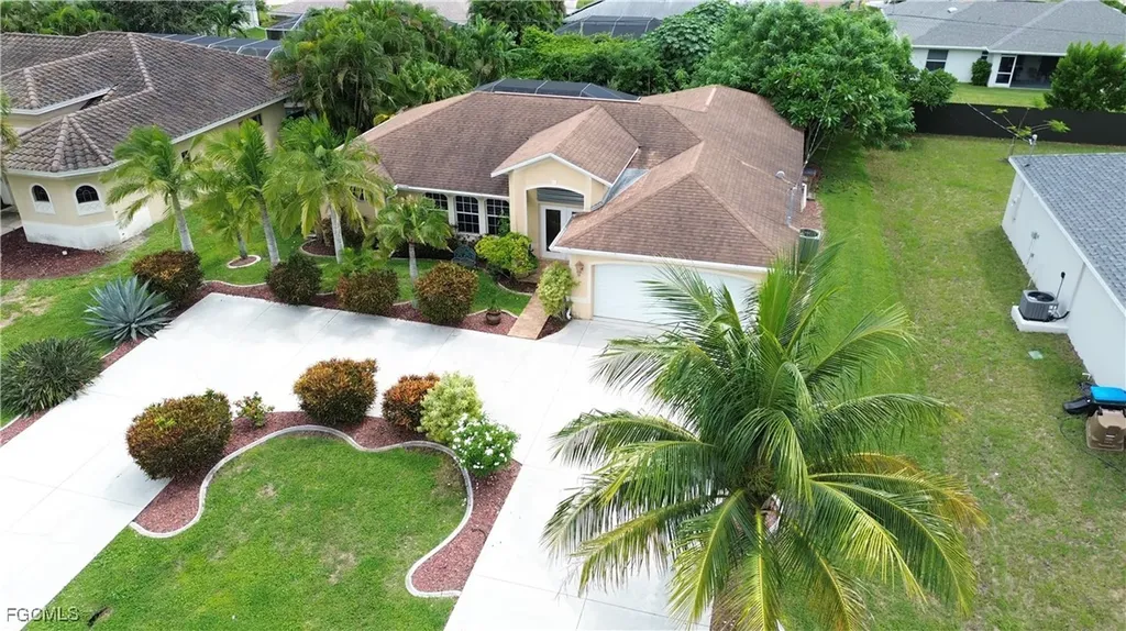 1712 Beach Parkway W Cape Coral FL 33914
