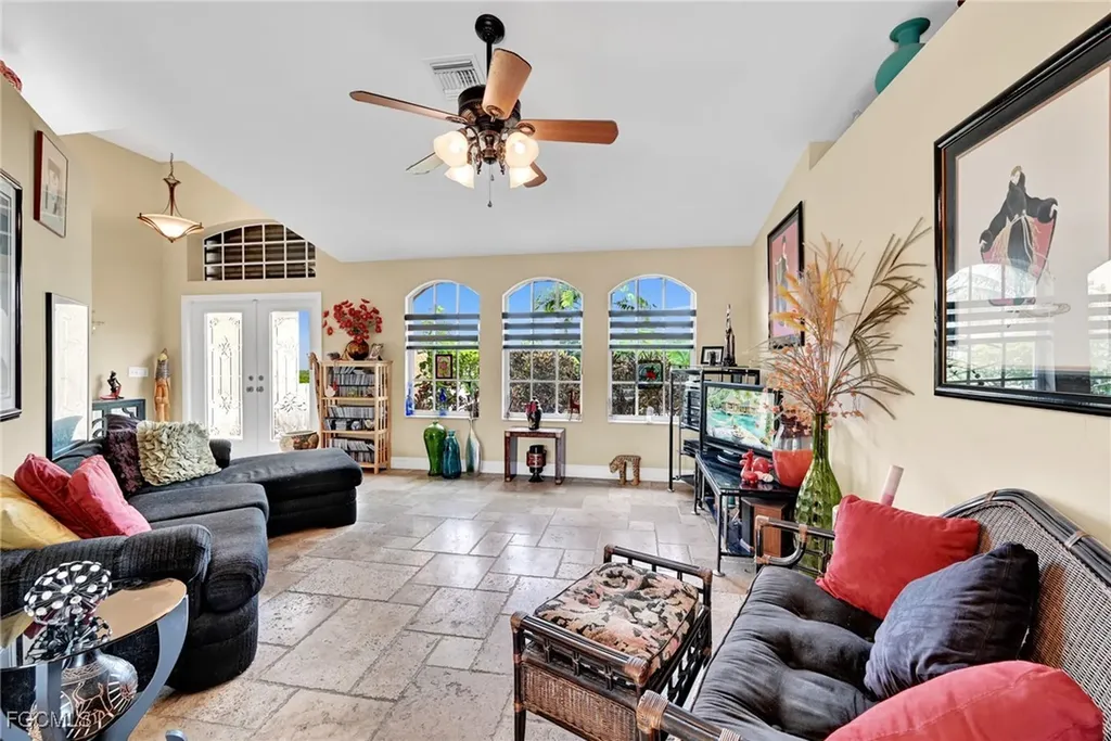 1712 Beach Parkway W Cape Coral FL 33914