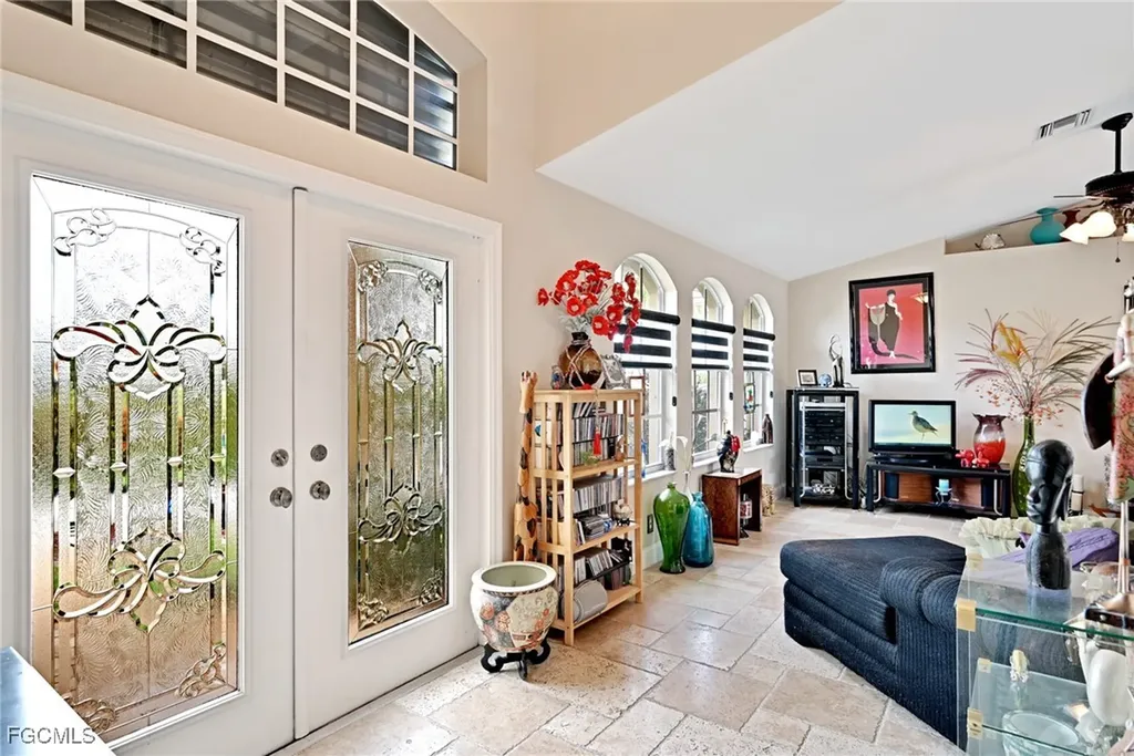 1712 Beach Parkway W Cape Coral FL 33914