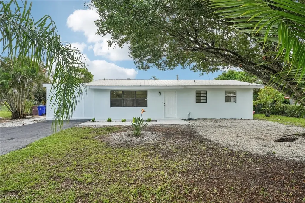 4345 Tufts Avenue Fort Myers FL 33901