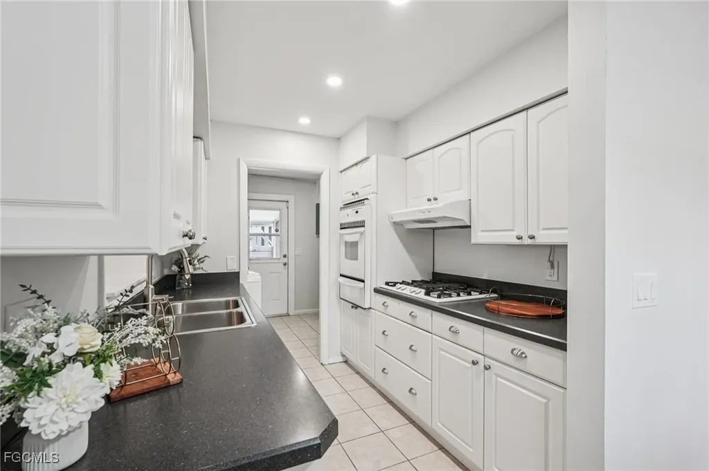 4345 Tufts Avenue Fort Myers FL 33901
