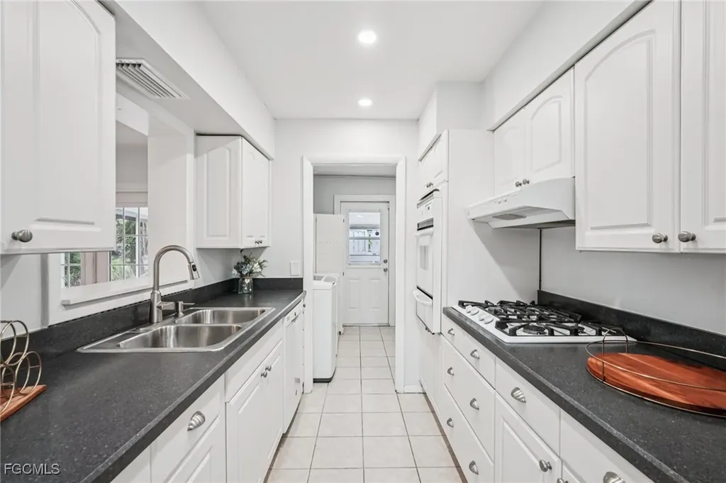 4345 Tufts Avenue Fort Myers FL 33901