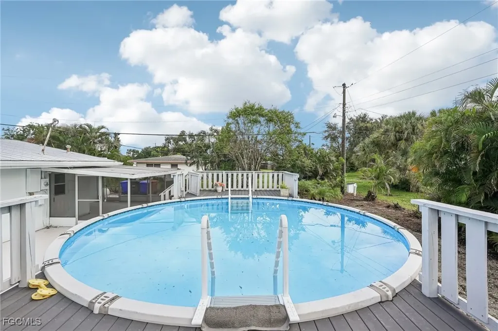 4345 Tufts Avenue Fort Myers FL 33901