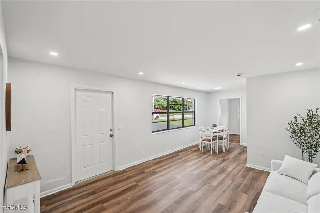 4345 Tufts Avenue Fort Myers FL 33901