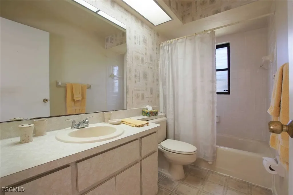 1422 SE 12th Terrace Cape Coral FL 33990
