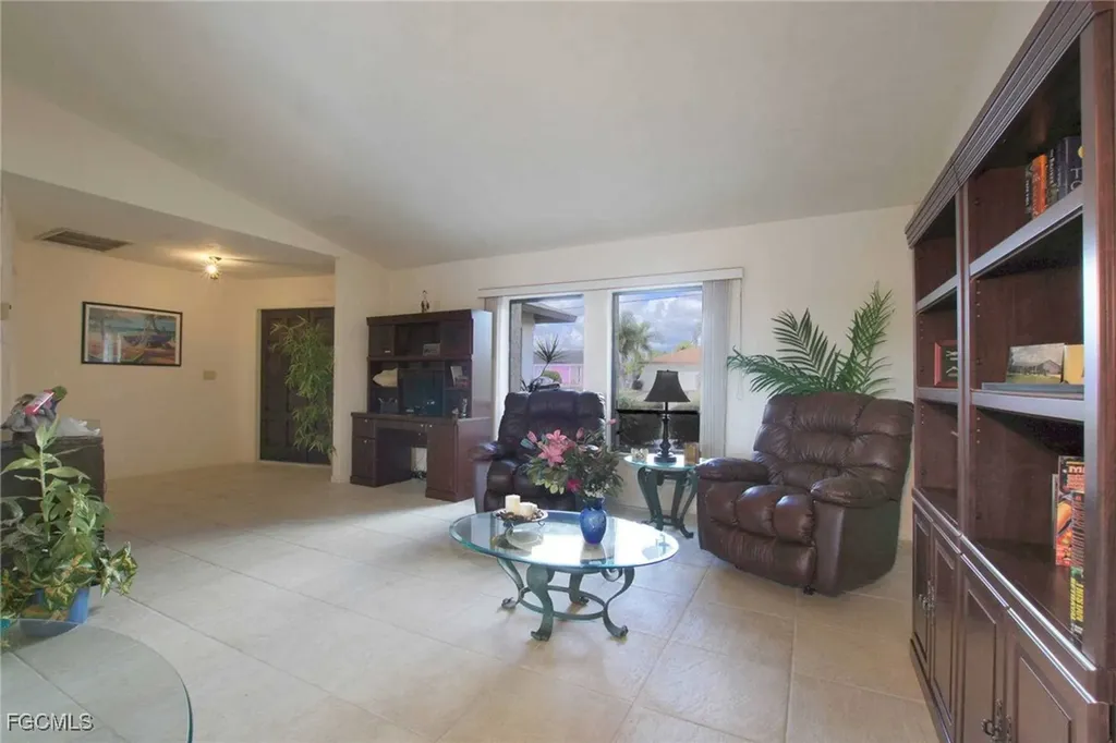 1422 SE 12th Terrace Cape Coral FL 33990