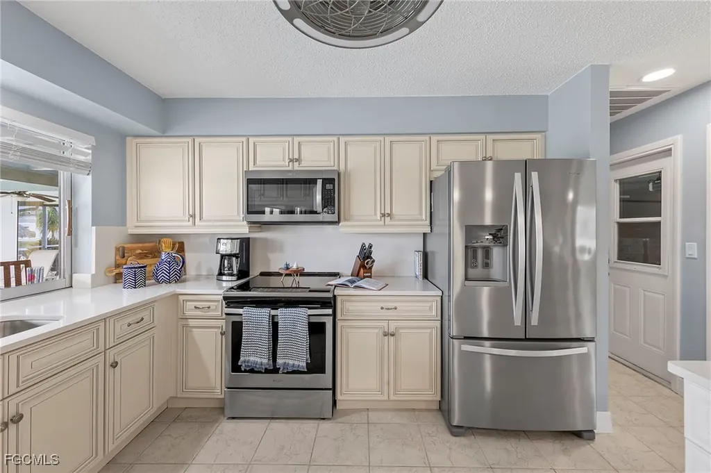 5240 SW 2nd Place Cape Coral FL 33914