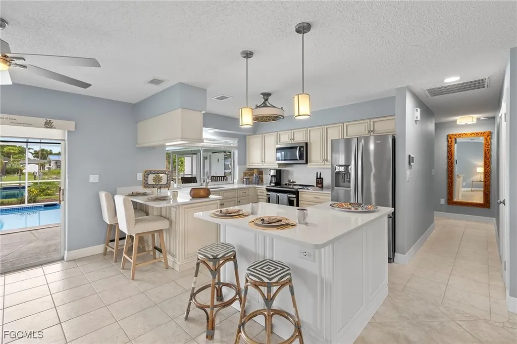 5240 SW 2nd Place Cape Coral FL 33914