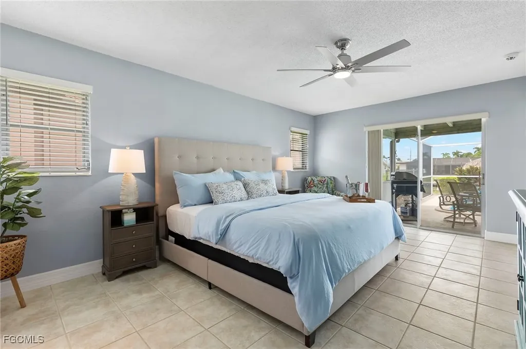 5240 SW 2nd Place Cape Coral FL 33914