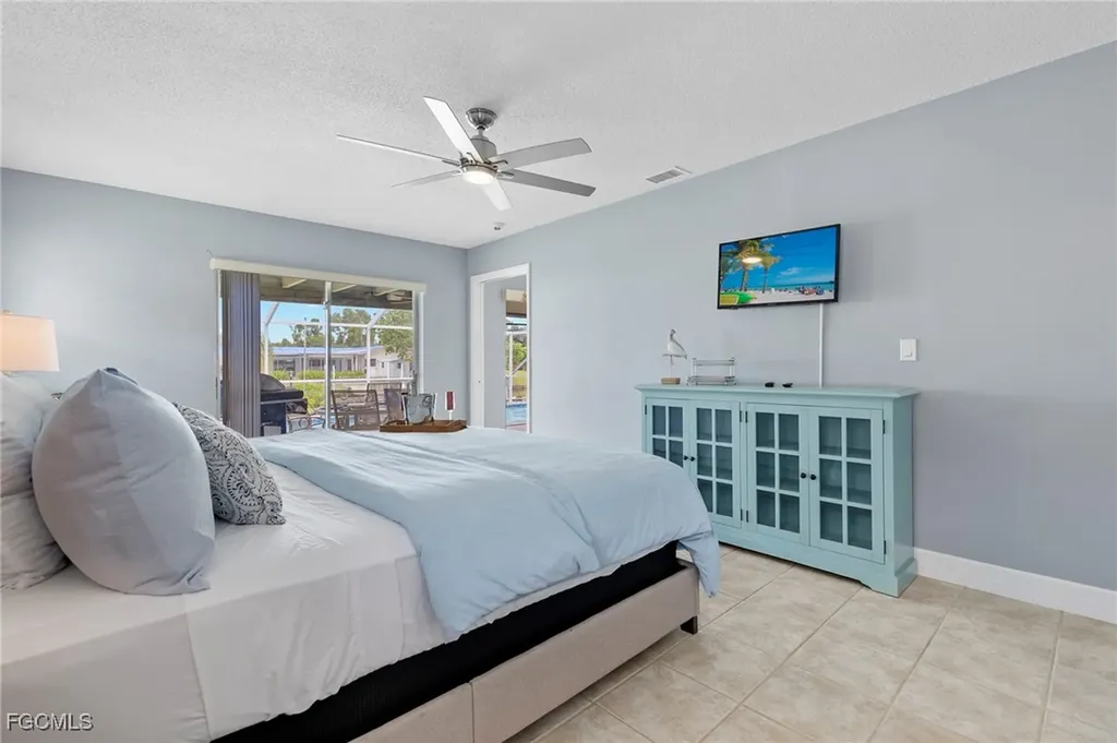 5240 SW 2nd Place Cape Coral FL 33914