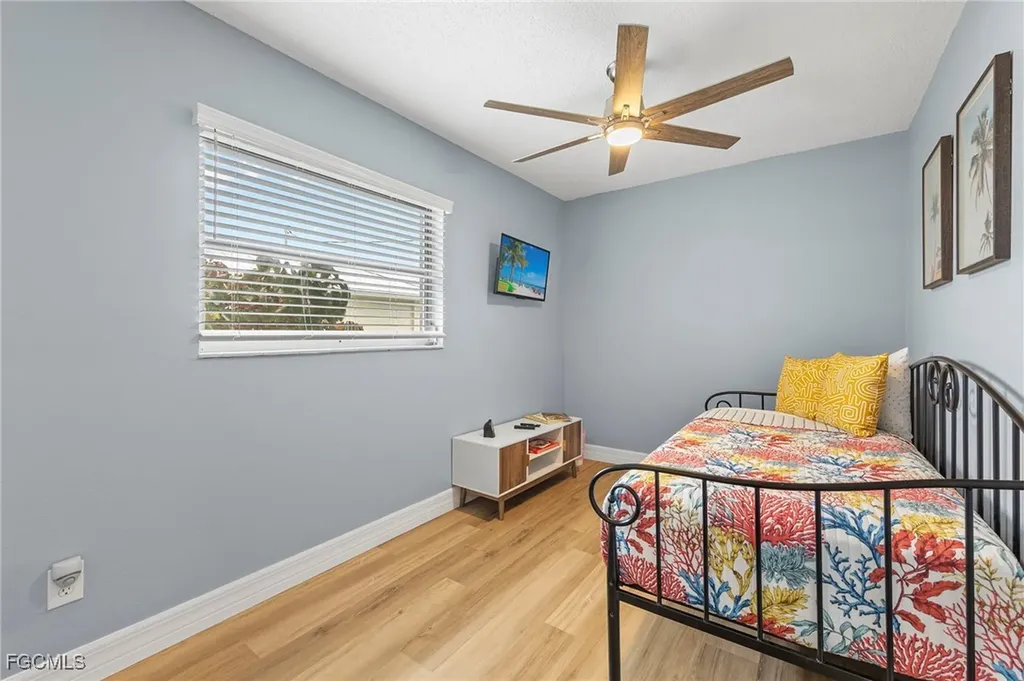5240 SW 2nd Place Cape Coral FL 33914