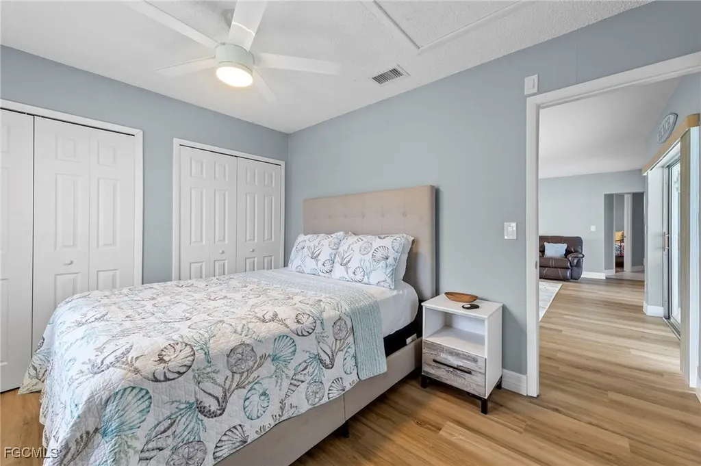 5240 SW 2nd Place Cape Coral FL 33914