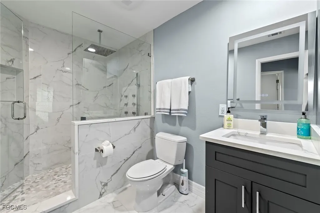 5240 SW 2nd Place Cape Coral FL 33914