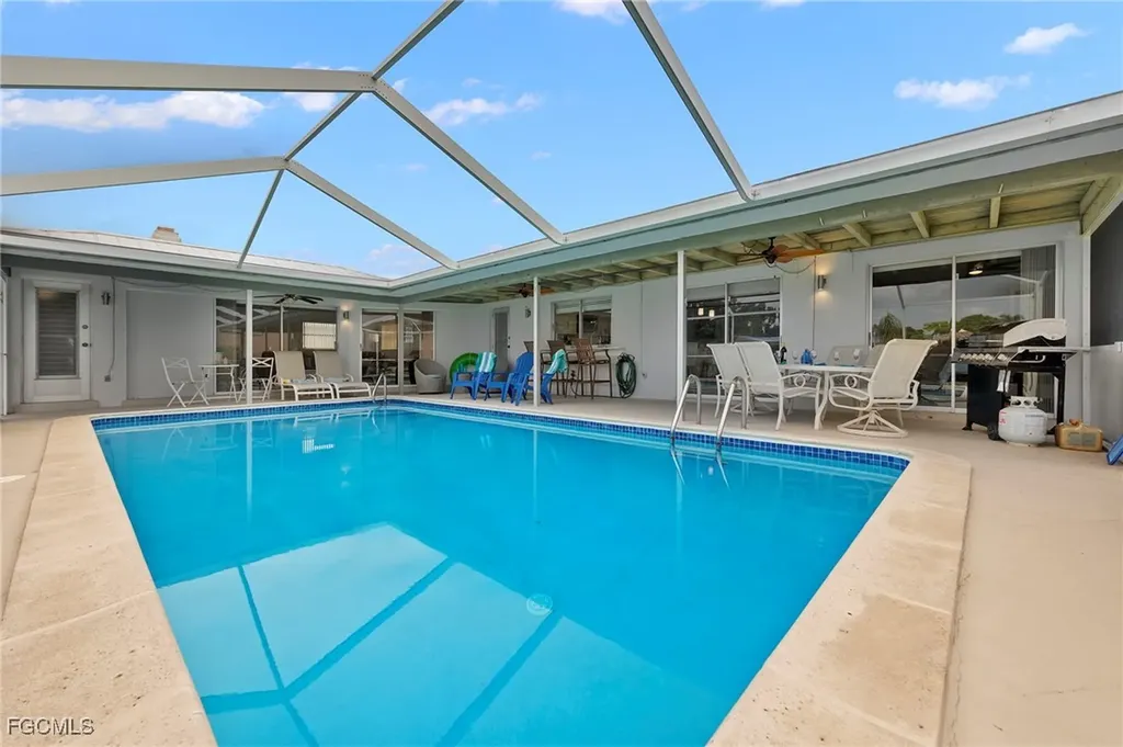 5240 SW 2nd Place Cape Coral FL 33914