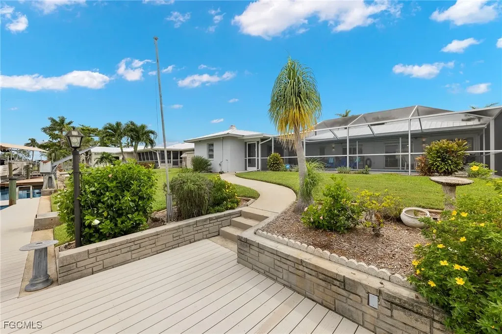 5240 SW 2nd Place Cape Coral FL 33914
