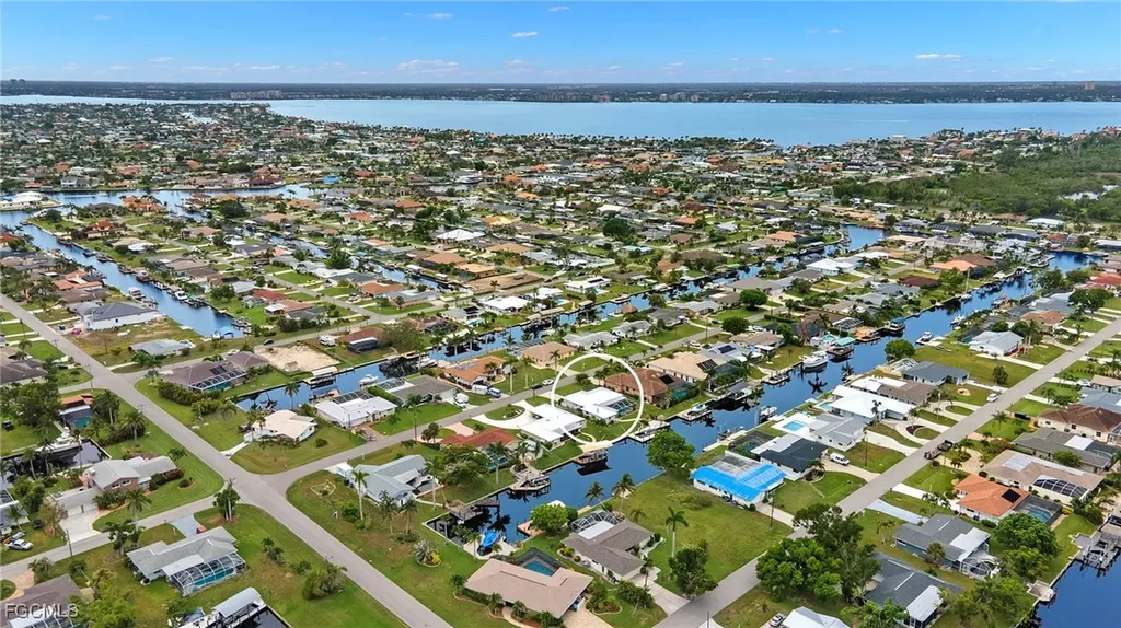 5240 SW 2nd Place Cape Coral FL 33914