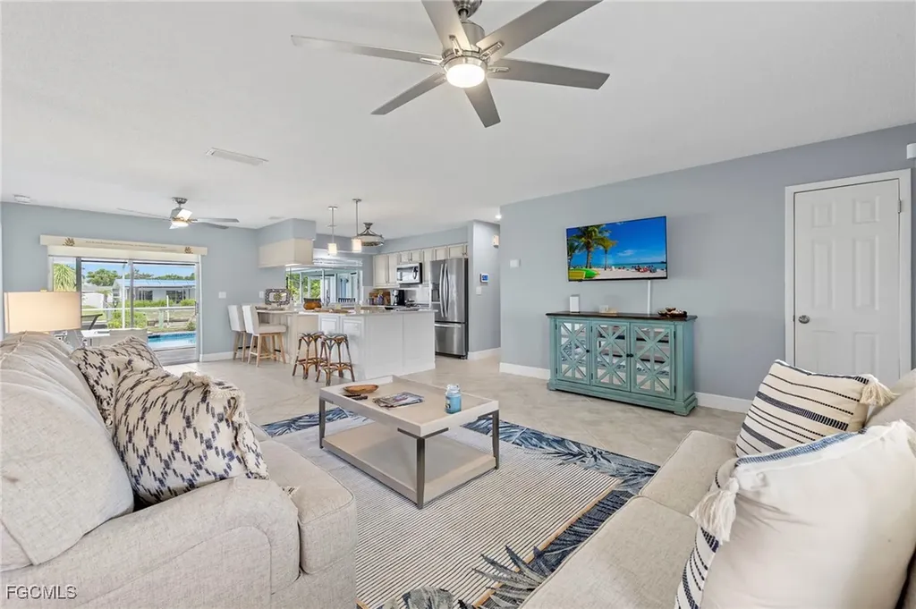 5240 SW 2nd Place Cape Coral FL 33914
