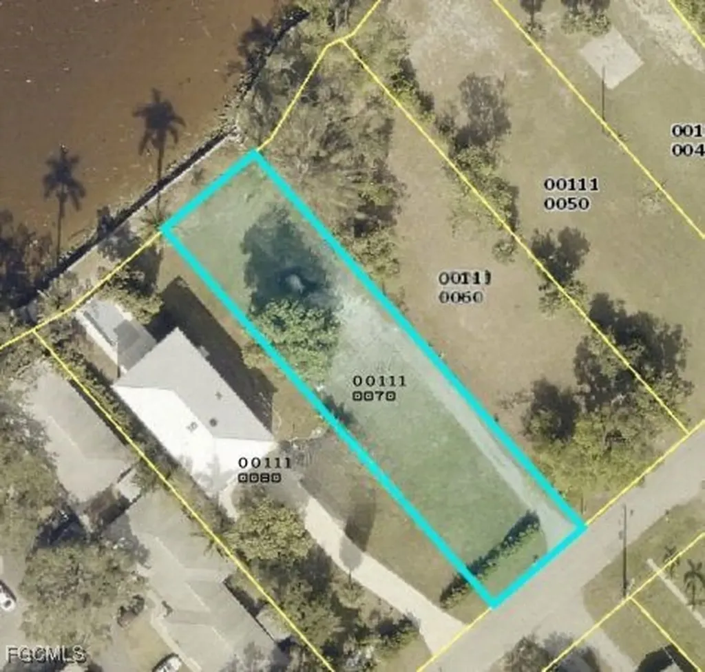 3353 E Riverside Drive Fort Myers FL 33916