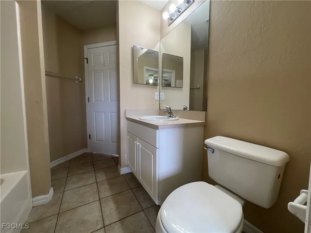 630 SW 28th Terrace Cape Coral FL 33914