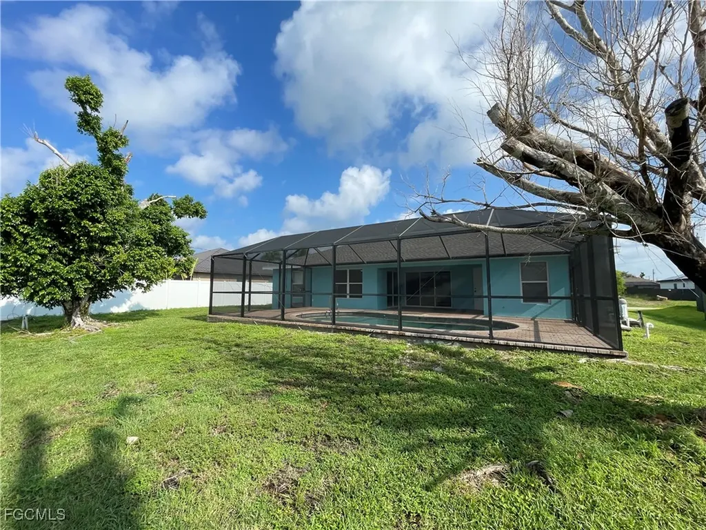 630 SW 28th Terrace Cape Coral FL 33914