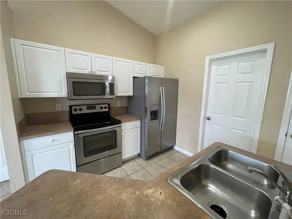 630 SW 28th Terrace Cape Coral FL 33914